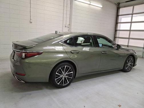 2023 Lexus ES 350 Base
