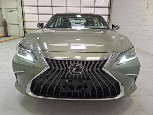 2023 Lexus ES 350 Base