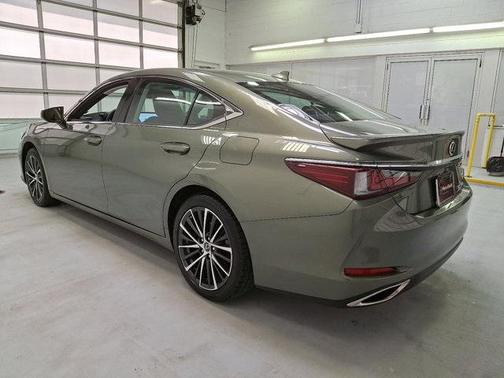 2023 Lexus ES 350 Base