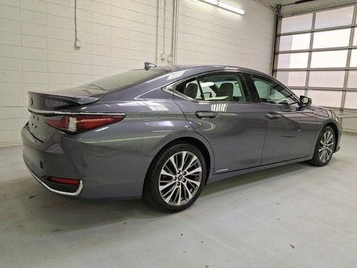 2020 Lexus ES 300h Base