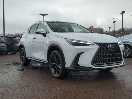 2026 Lexus NX 450h+ Luxury