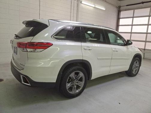 2019 Toyota Highlander Limited Platinum