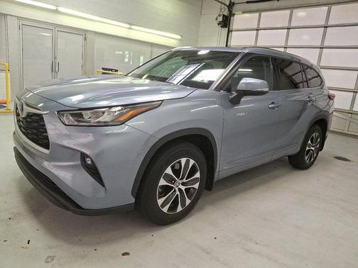 2020 Toyota Highlander Hybrid XLE