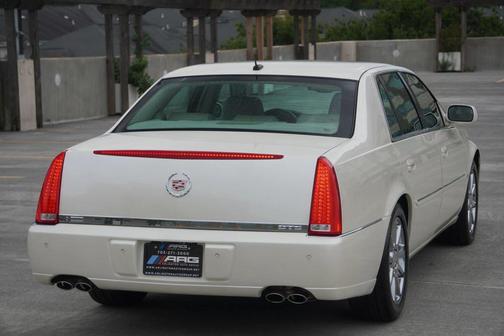 2008 Cadillac DTS Base