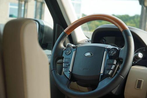 2015 Land Rover LR4 Base