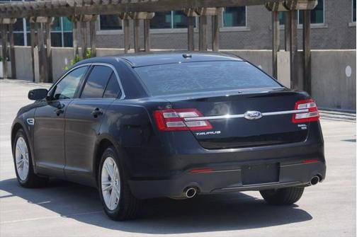 2017 Ford Taurus SEL