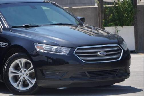 2017 Ford Taurus SEL