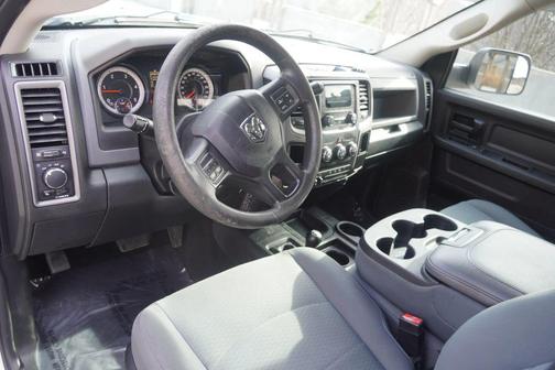 2018 RAM 3500 Tradesman Crew Cab 4x4 8' Box