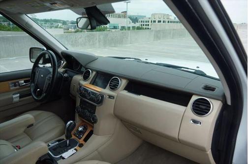 2013 Land Rover LR4 Base