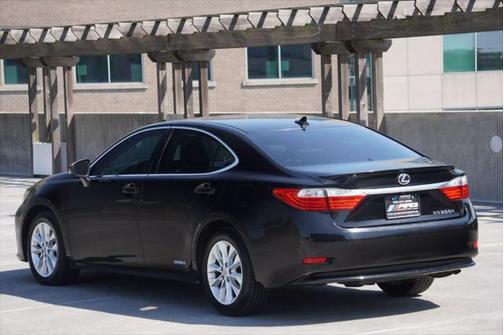 2013 Lexus ES 300h Base