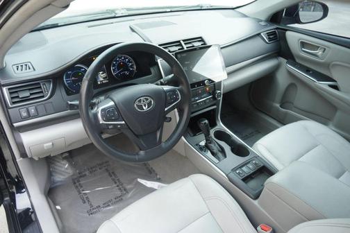 2017 Toyota Camry Hybrid XLE