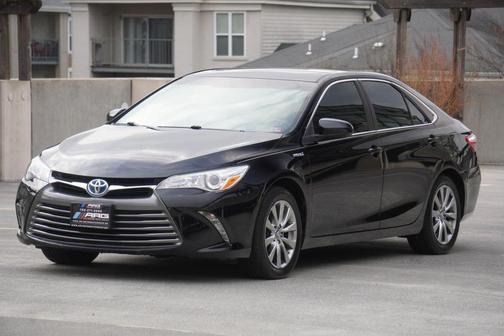 2017 Toyota Camry Hybrid XLE