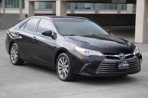 2017 Toyota Camry Hybrid XLE
