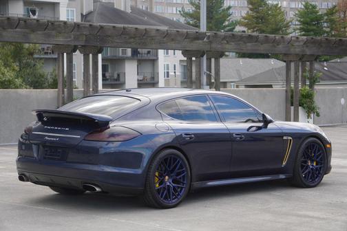 2011 Porsche Panamera 4
