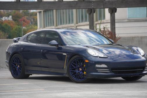 2011 Porsche Panamera 4