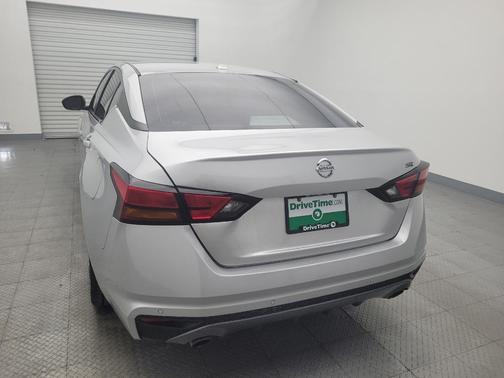 2021 Nissan Altima SR FWD