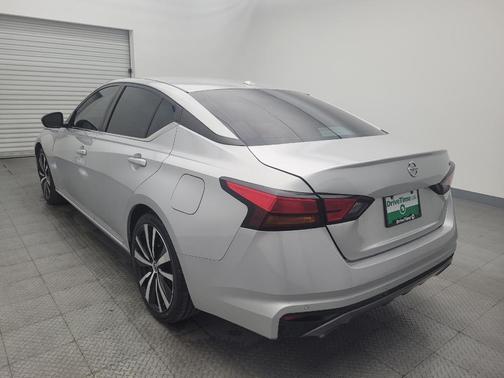 2021 Nissan Altima SR FWD