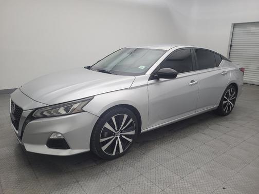 2021 Nissan Altima SR FWD