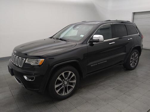 Diamond Black Crystal Pearlcoat 2017 Jeep Grand Cherokee Overland