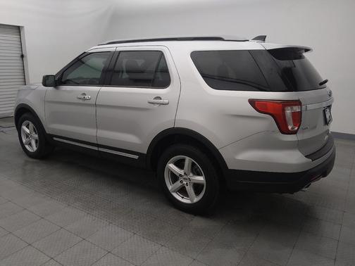 Ingot Silver Metallic 2018 Ford Explorer XLT