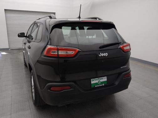 2016 Jeep Cherokee Sport
