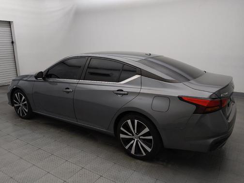 Gun Metallic 2021 Nissan Altima SR FWD