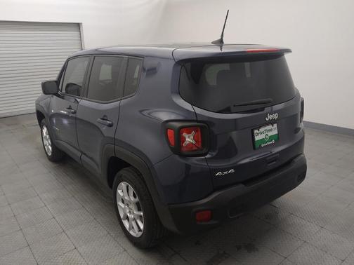 Slate Blue Pearlcoat 2023 Jeep Renegade Latitude