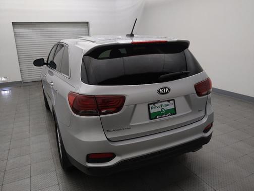 Sparkling Silver 2019 Kia Sorento LX