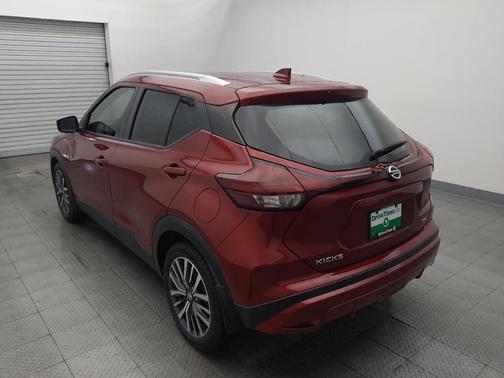 Red 2021 Nissan Kicks SV