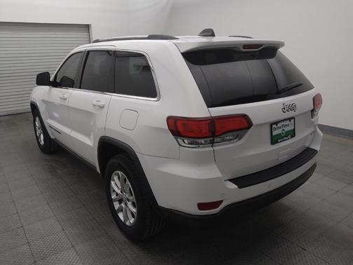 Bright White Clearcoat 2021 Jeep Grand Cherokee Laredo