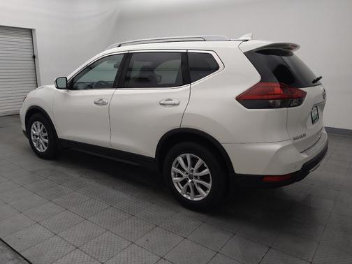 White 2019 Nissan Rogue SV