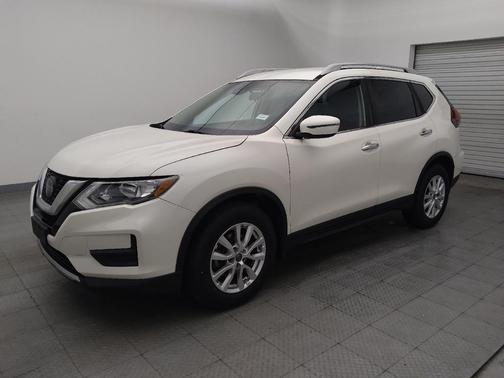 White 2019 Nissan Rogue SV