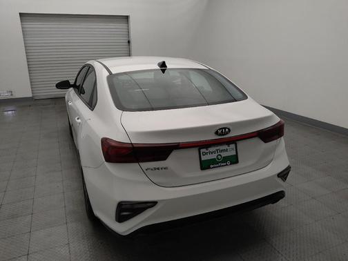 Clear White 2021 Kia Forte LXS