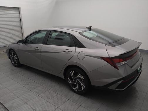 Fluid Metal 2025 Hyundai ELANTRA Sport