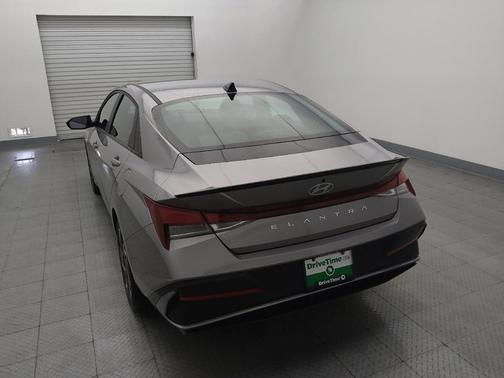 Fluid Metal 2025 Hyundai ELANTRA Sport