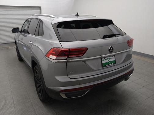 Pyrite Silver Metallic 2023 Volkswagen Atlas Cross Sport 2.0T SE w/Technology
