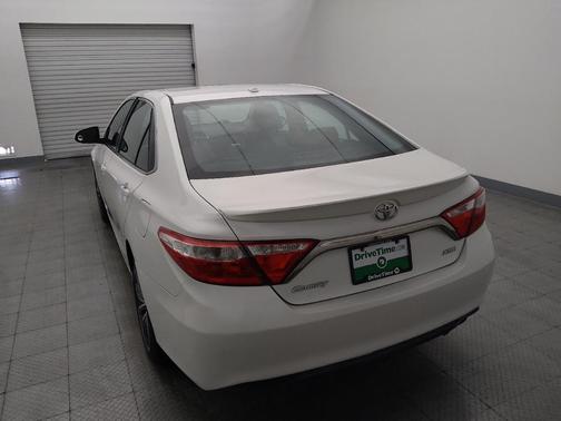 White 2017 Toyota Camry XSE