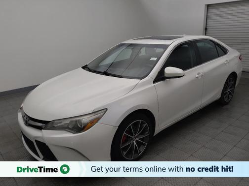 White 2017 Toyota Camry XSE