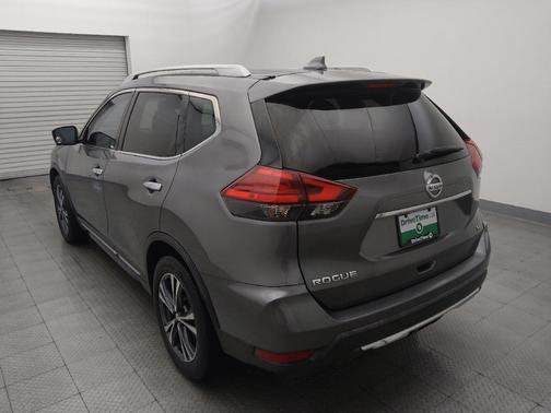Gun Metallic 2017 Nissan Rogue SL