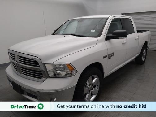 Bright White Clearcoat 2019 RAM 1500 Big Horn