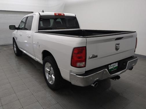 Bright White Clearcoat 2019 RAM 1500 Big Horn