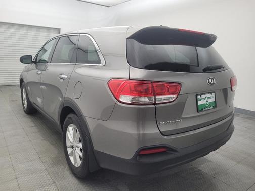 2017 Kia Sorento L