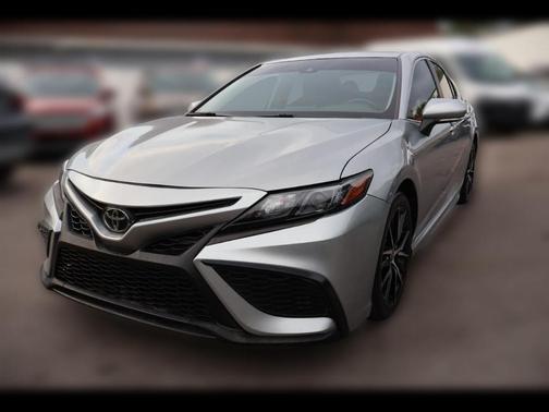 Silver 2022 Toyota Camry SE