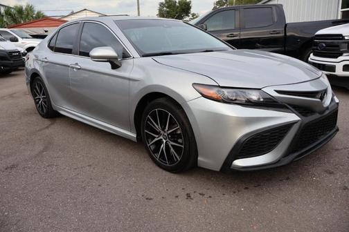 Silver 2022 Toyota Camry SE