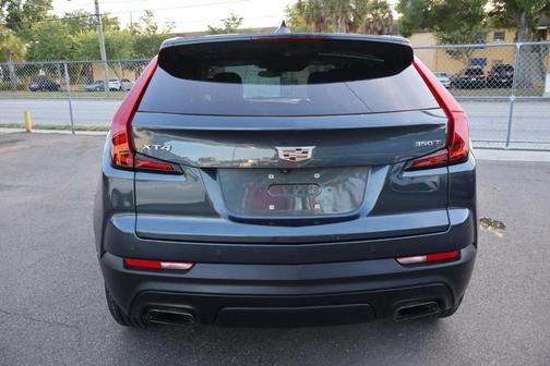Gray 2020 Cadillac XT4 Luxury