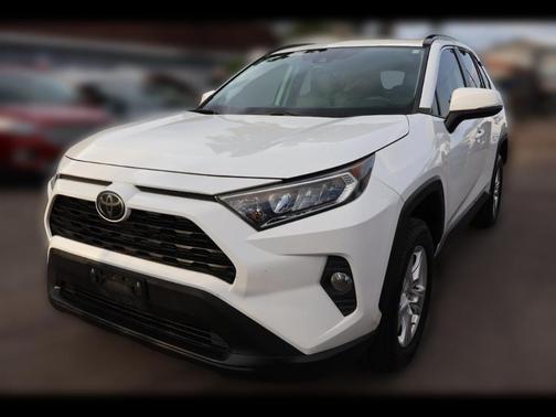 White 2019 Toyota RAV4 XLE
