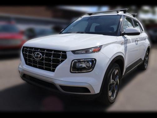 White 2022 Hyundai VENUE SEL
