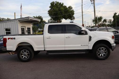 White 2022 Ford F-250 Lariat