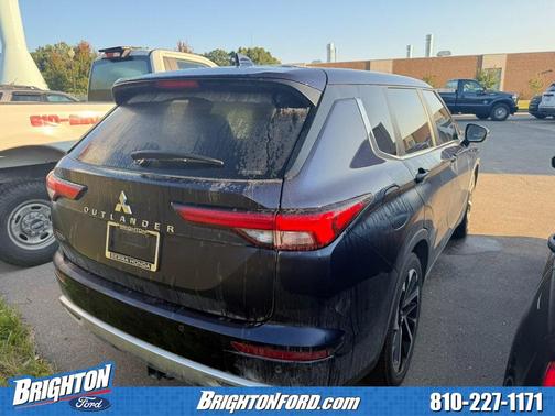 2022 Mitsubishi Outlander SE