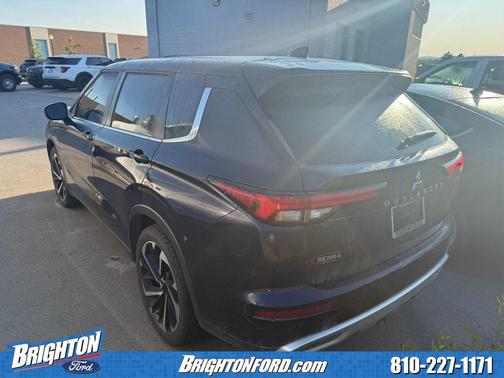 2022 Mitsubishi Outlander SE